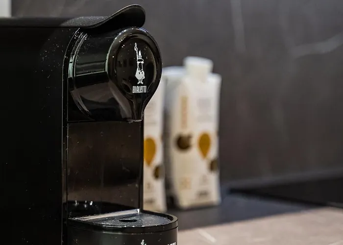 Astoria Prestige * بولونيا